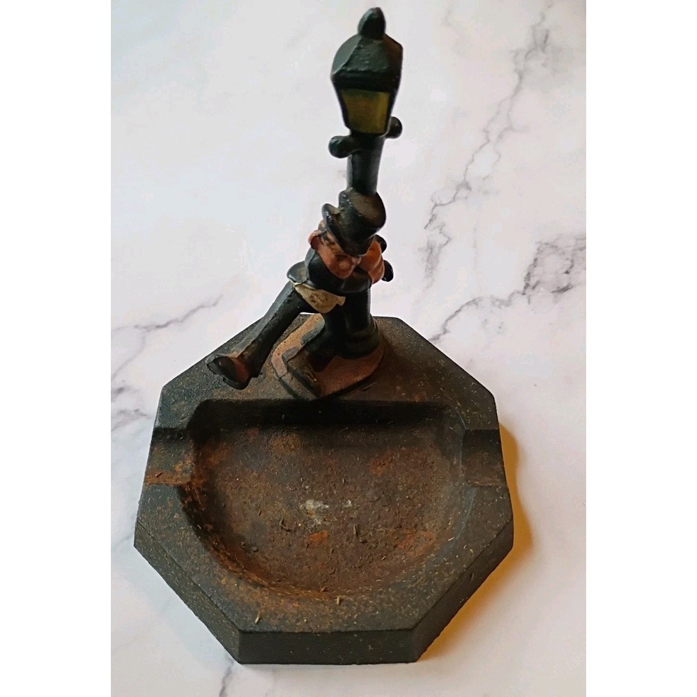 VTG  John‎ Wright Cast Iron Ashtray~Drunk On Lamp Post~Tobacco